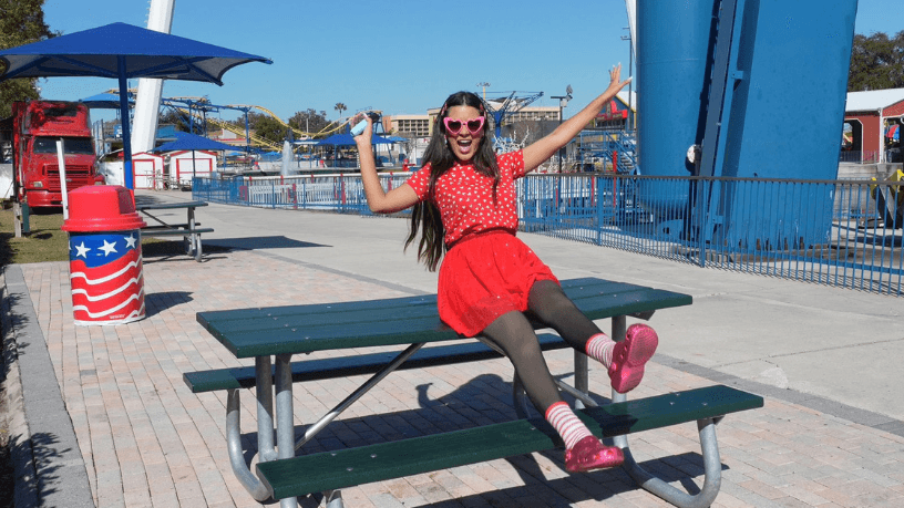 Jaque Sobrinho estreia clipe inédito e reforça a força do seu projeto familiar — Non Stop.